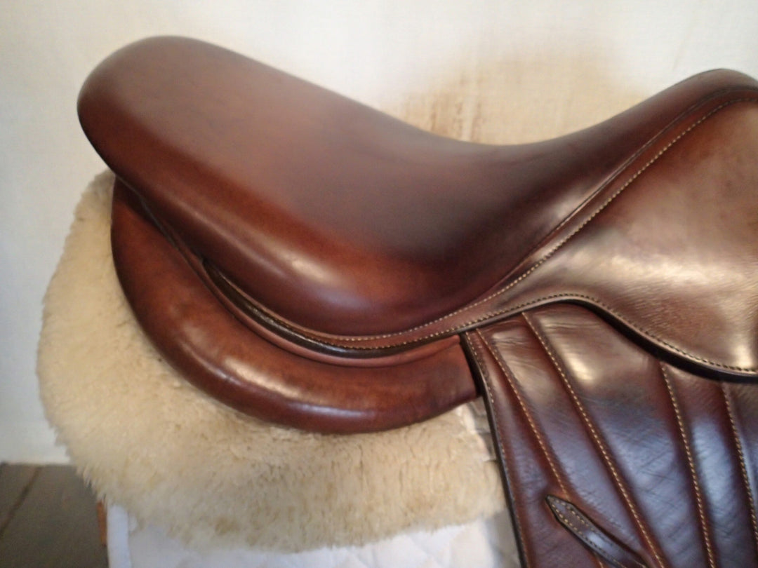 17" Butet Premium Saddle - Full Calfskin - 2022 - P Seat - 1.75 Flaps - 4.25" dot to dot (175)