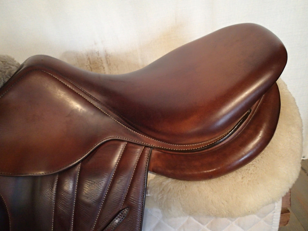 17" Butet Premium Saddle - Full Calfskin - 2022 - P Seat - 1.75 Flaps - 4.25" dot to dot (175)