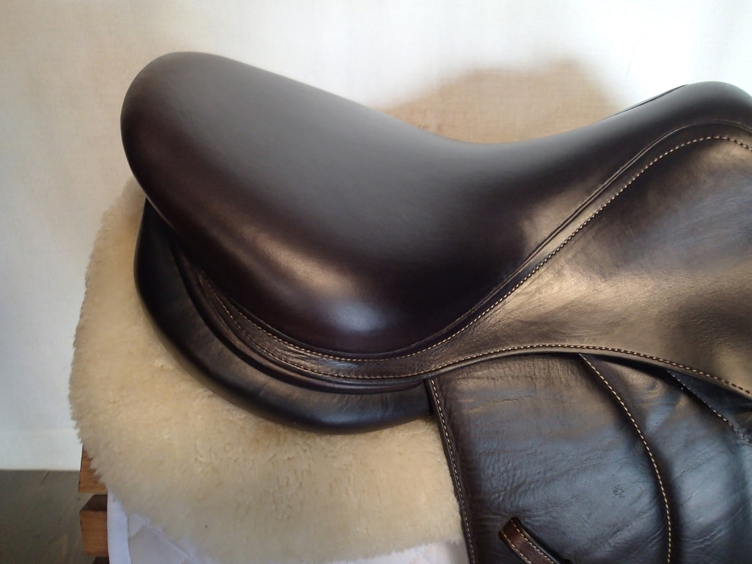 16.5" Voltaire Palm Beach Saddle - Full Buffalo - 2017 - 2AA Flaps - 4.75" dot to dot - FIN Panels