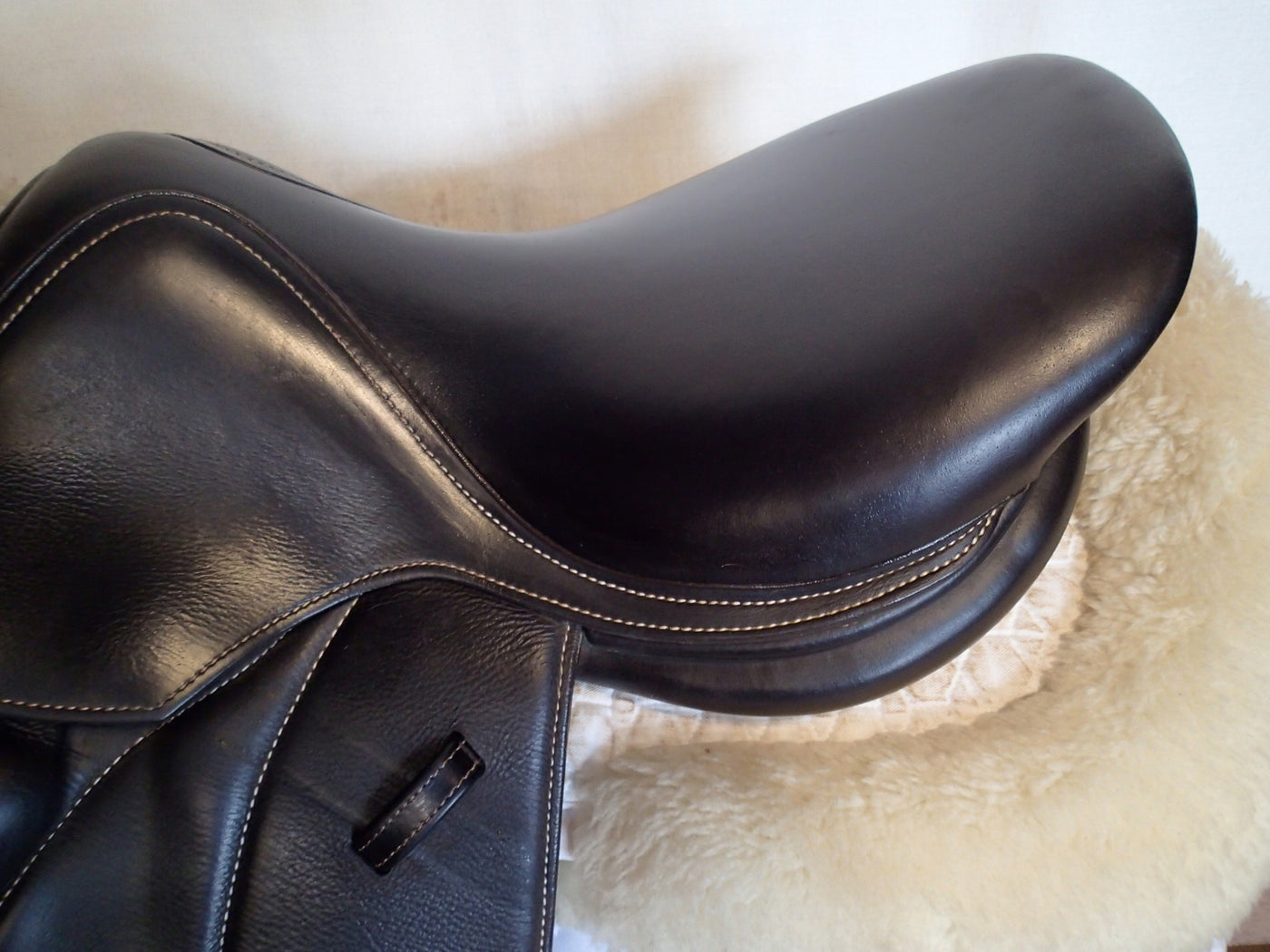 15" / 15.5" Voltaire Welli Saddle - Full Buffalo - 2021 - 0A Flaps - 4.75" dot to dot - Pro Panels