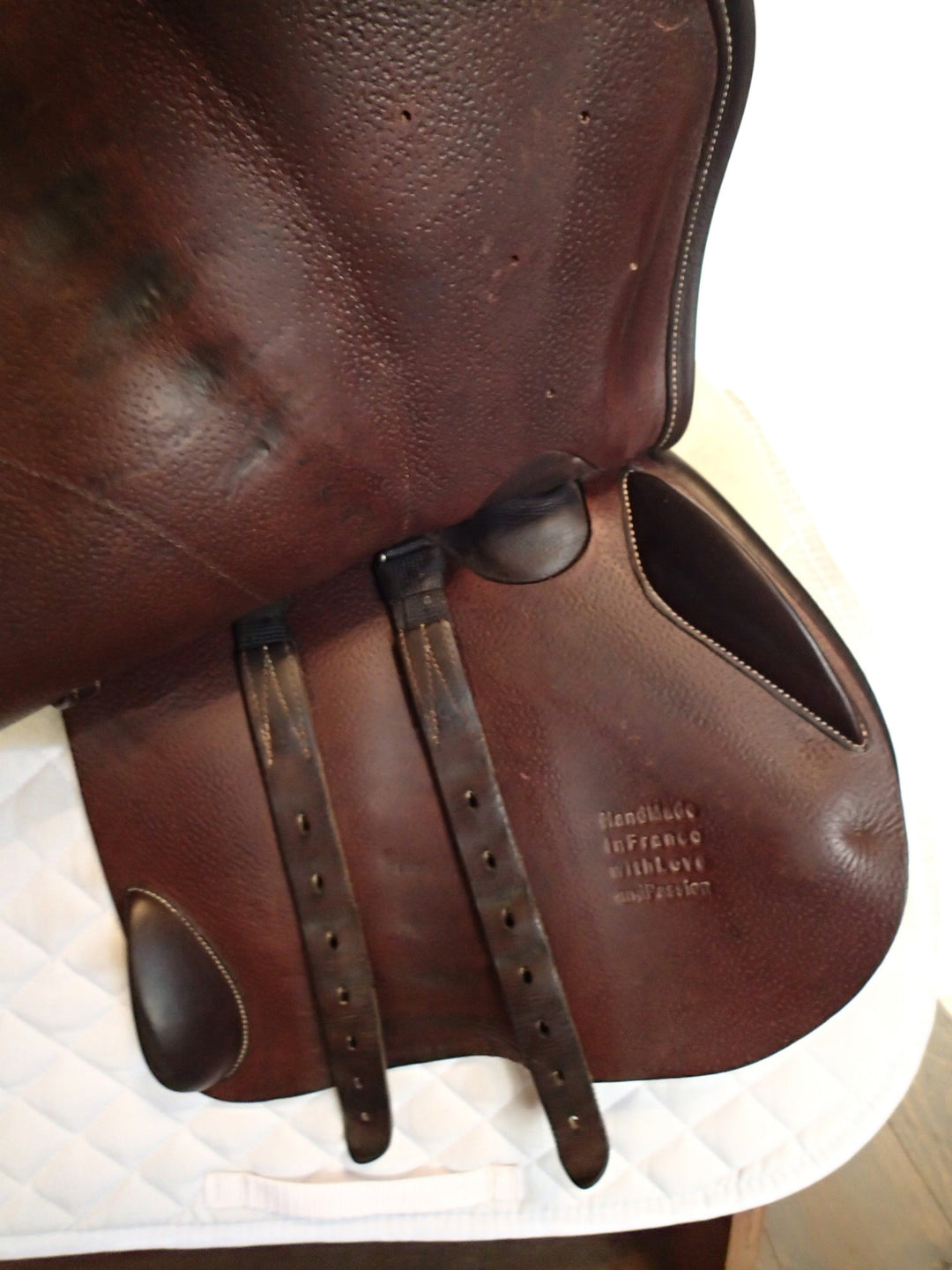 16.5" Voltaire Palm Beach Saddle - Full Buffalo - 2017 - 2AA Flaps - 4.75" dot to dot - FIN Panels