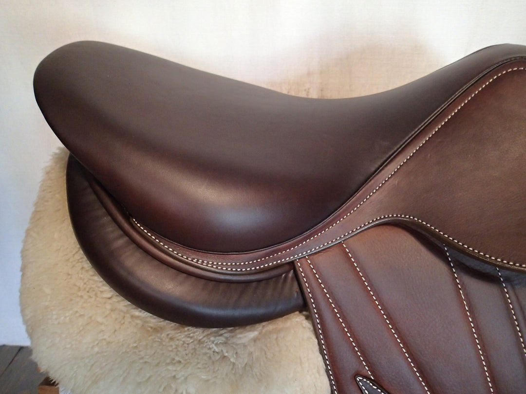 17" Butet Premium Saddle - Full Calfskin - 2014 - L Seat - 2 Flaps - 4.25" dot to dot (178)