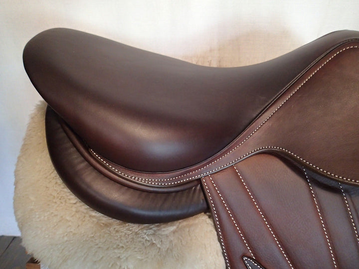 17" Butet Premium Saddle - Full Calfskin - 2014 - L Seat - 2 Flaps - 4.25" dot to dot (178)