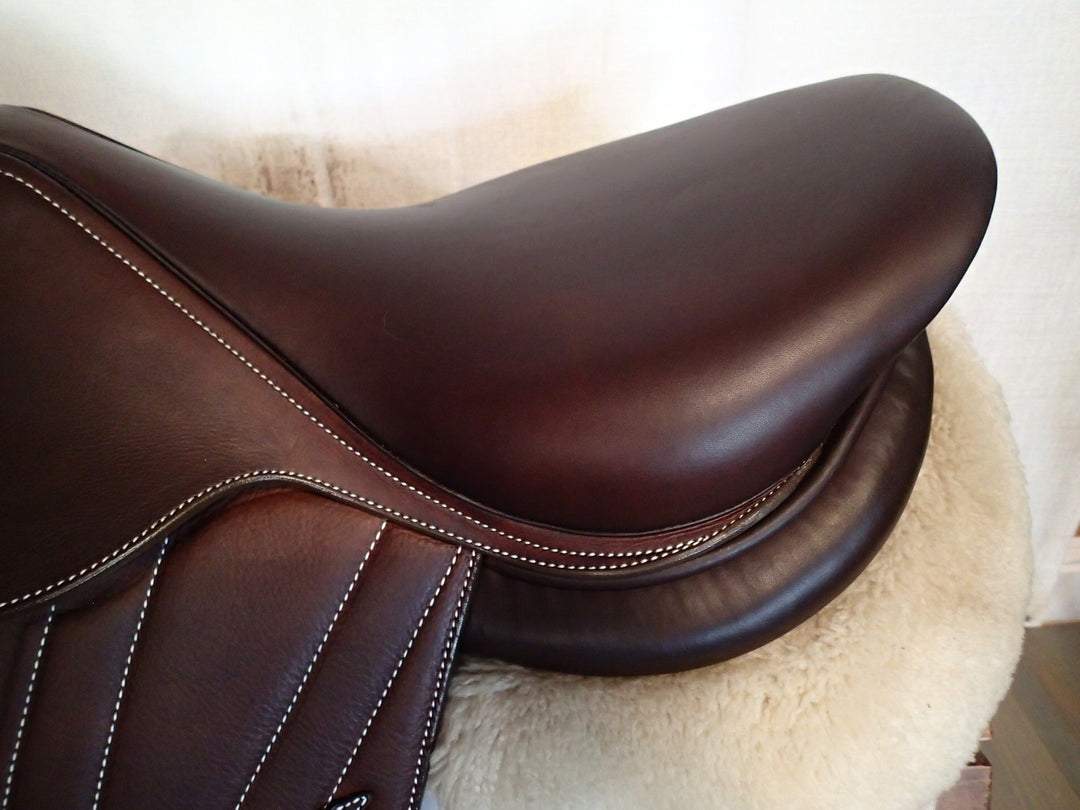 17" Butet Premium Saddle - Full Calfskin - 2014 - L Seat - 2 Flaps - 4.25" dot to dot (178)