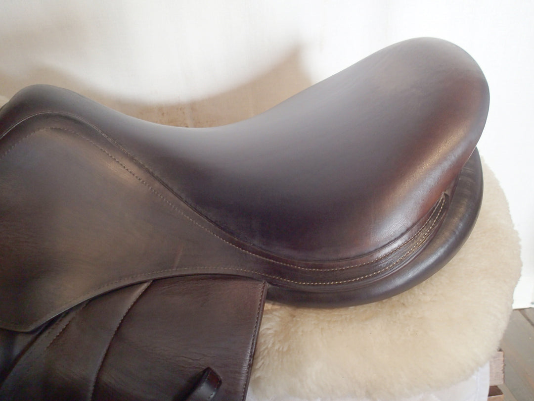 17" Voltaire Palm Beach Saddle - Full Buffalo - 2013 - 3A Flaps - 4.75" dot to dot - Pro Panels