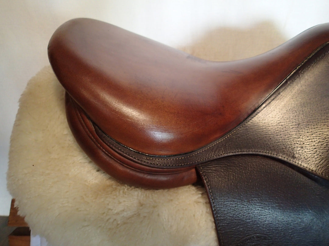 16" Devoucoux Socoa Saddle - 2010 - 0A Flaps - 4.5" dot to dot