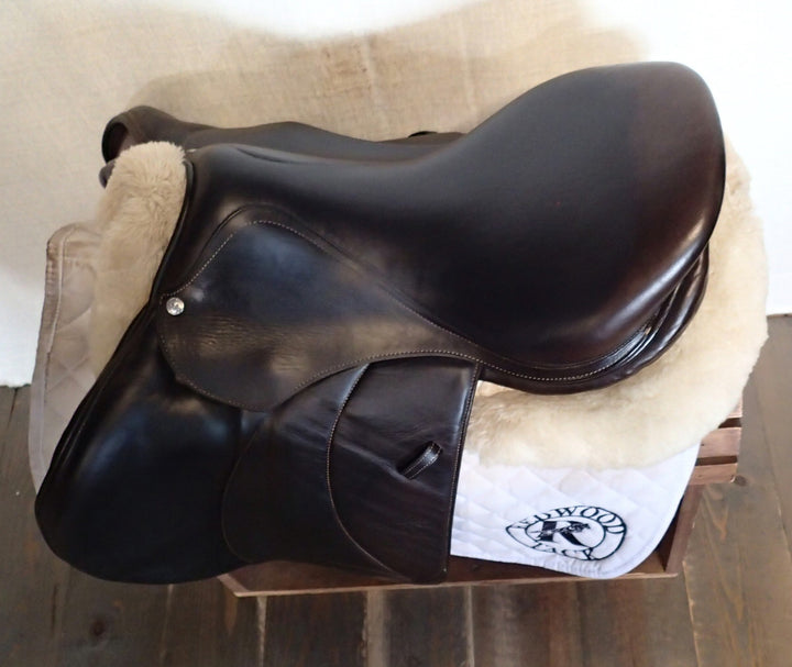 17.5" Voltaire Palm Beach Saddle - Full Buffalo - 2016 - 3AAA Flaps - 4.75" dot to dot - Wool Flocked