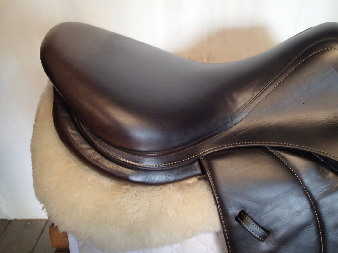 17.5" Voltaire Palm Beach Saddle - Full Buffalo - 2016 - 3AAA Flaps - 4.75" dot to dot - Wool Flocked