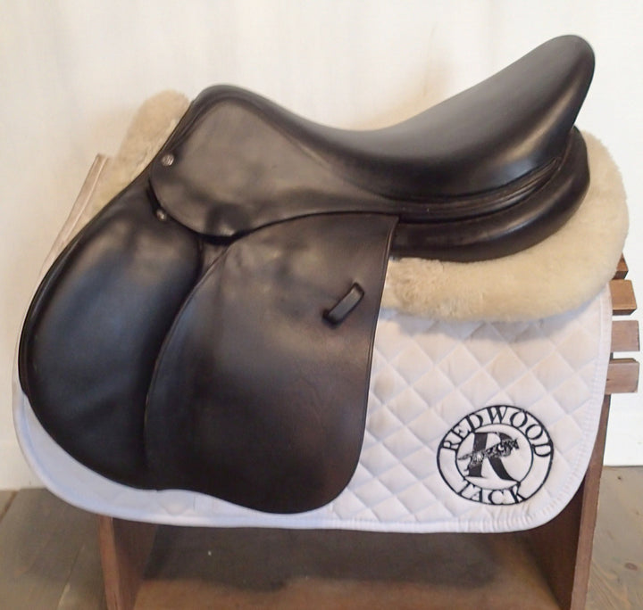 18" Voltaire Stuttgart Saddle - 2015 - 2A Flaps - 5.25" dot to dot - Pro Panels