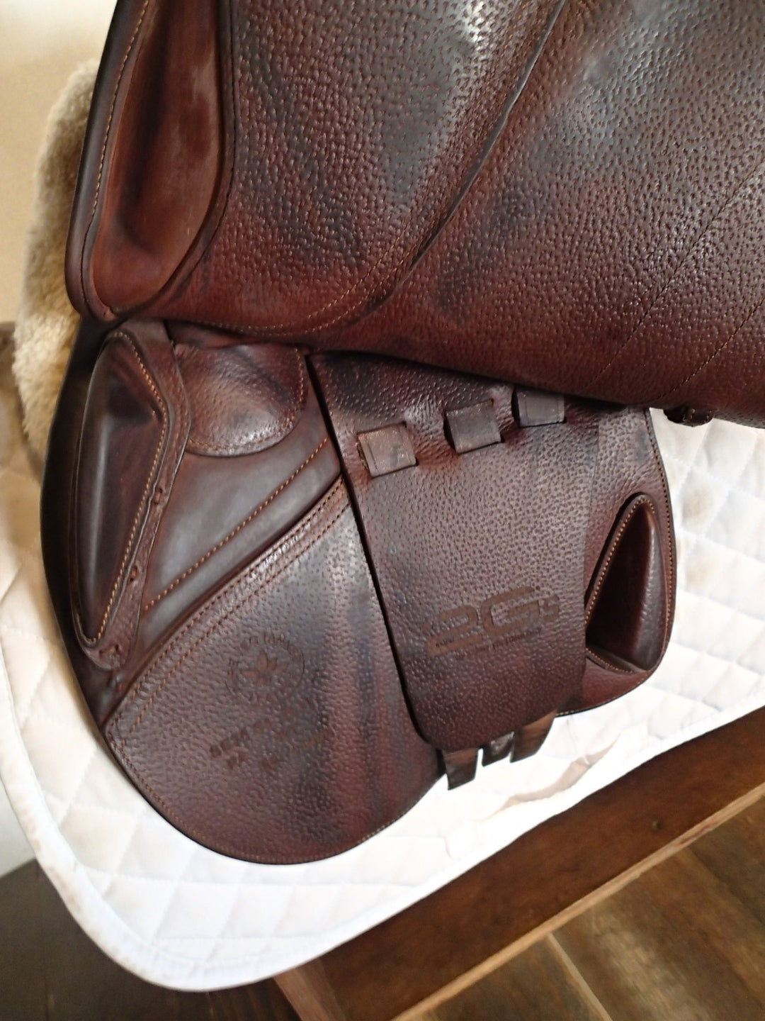 17" CWD Hunter Mademoiselle 2Gs Saddle - Full Buffalo - 2022 - 2LH Flaps - SE38 - Pro Panels (188)