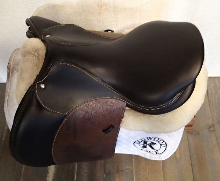 17.5" Voltaire Palm Beach Saddle - 2022 - 4A Flaps - 5" dot to dot - FIN Panels