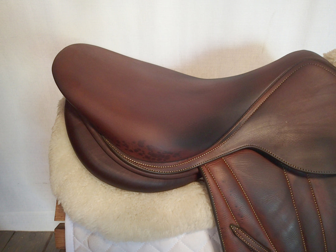 17" Butet Premium Saddle - Full Calfskin - 2018 - L Seat - 2 Flaps - 4.5" dot to dot