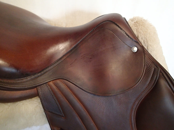 16.5" CWD Saddle - Full Buffalo - 2011 - 2L Flaps - SE02 - 4.25" dot to dot - Pro Panels