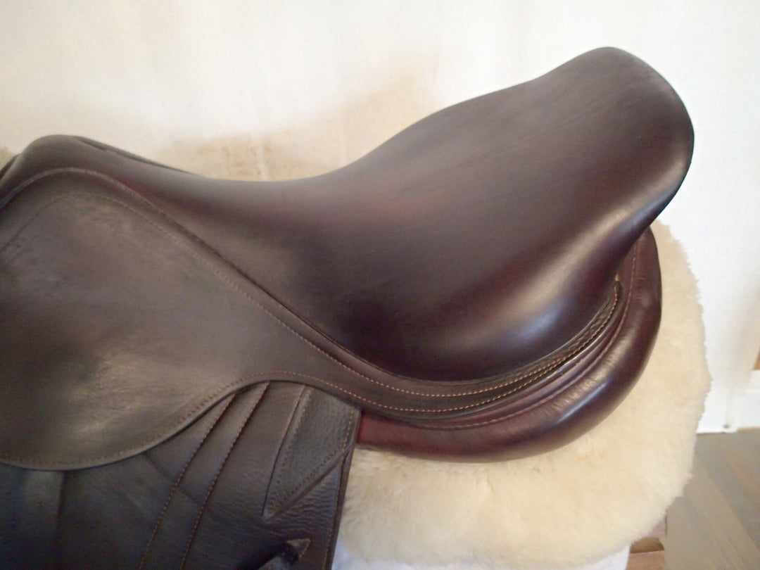 17.5" CWD Saddle - Full Buffalo - 2015 - 2L Flaps - SE02 - 4.5" dot to dot