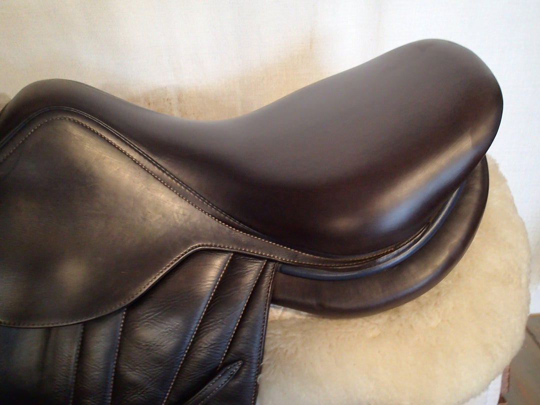 16" Butet Premium Saddle - Full Calfskin - 2018 - M Seat - 1.5 Flaps - 4.25" dot to dot