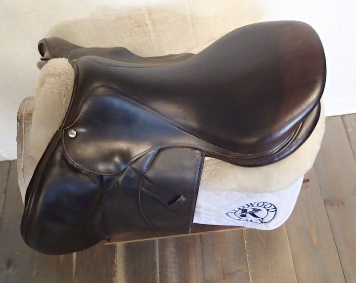 18" Voltaire Palm Beach Saddle - Full Buffalo - 2019 - 3AA Flaps - 4.75" dot to dot - Pro Panels