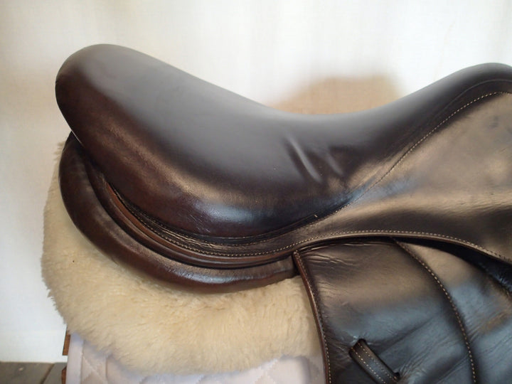 17.5" Voltaire Palm Beach Saddle - Full Buffalo - 2014 - 3AA Flaps - 4.75" dot to dot - Wool Flocked