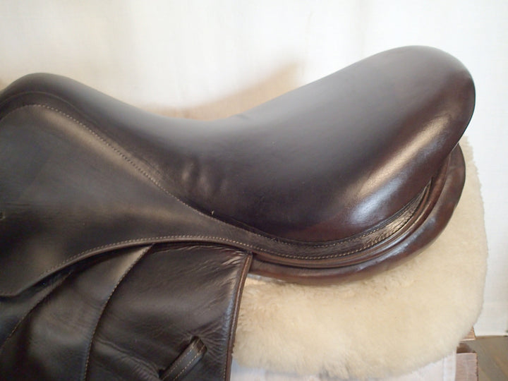 17.5" Voltaire Palm Beach Saddle - Full Buffalo - 2014 - 3AA Flaps - 4.75" dot to dot - Wool Flocked