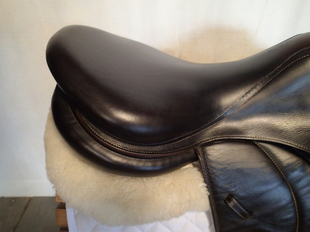 18" Voltaire Palm Beach Saddle - Full Buffalo - 2015 - 3AA Flaps - 4.75" dot to dot - Pro Panels