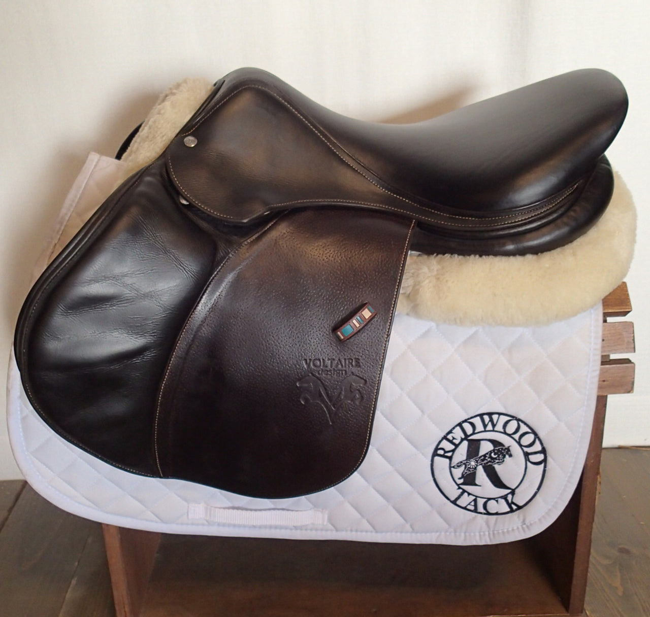 18" Voltaire Palm Beach Saddle - 2021 - 2AA Flaps - 4.75" dot to dot - Pro Panels
