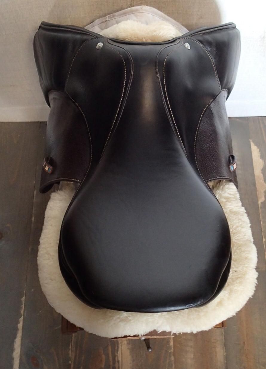 18" Voltaire Palm Beach Saddle - 2021 - 2AA Flaps - 4.75" dot to dot - Pro Panels