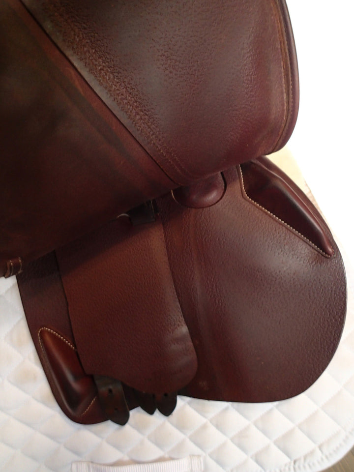 17" Devoucoux Biarritz O Saddle - 2023 - 2A Flaps - 4.75" dot to dot