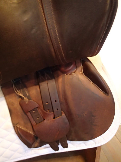 18" CWD Hunter 2Gs Saddle - 2018 - 2C Flaps - SE29 - 4.75" dot to dot