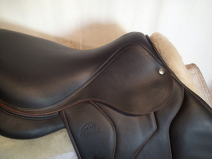 16.5" Devoucoux Biarritz O Saddle - Full Buffalo - 2019 - 1A Flaps - D3D - 4.75" dot to dot