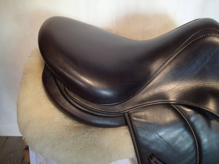 16" Voltaire Palm Beach Saddle - Full Buffalo - 2019 - 1A Flaps - 4.75" dot to dot - Pro Panels