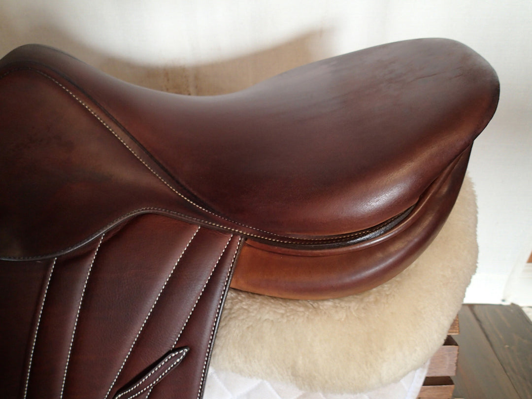 17.5" Butet Premium Saddle - Full Calfskin - 2015 - P Seat - 2.5 Flaps - 4.25" dot to dot