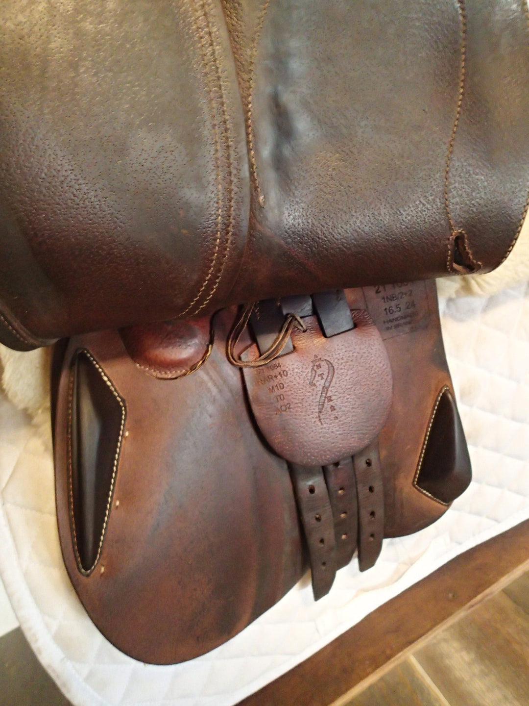 16.5" Antares Contact Saddle - Full Buffalo - 2021 - 1NB Flaps - 5" dot to dot (235)