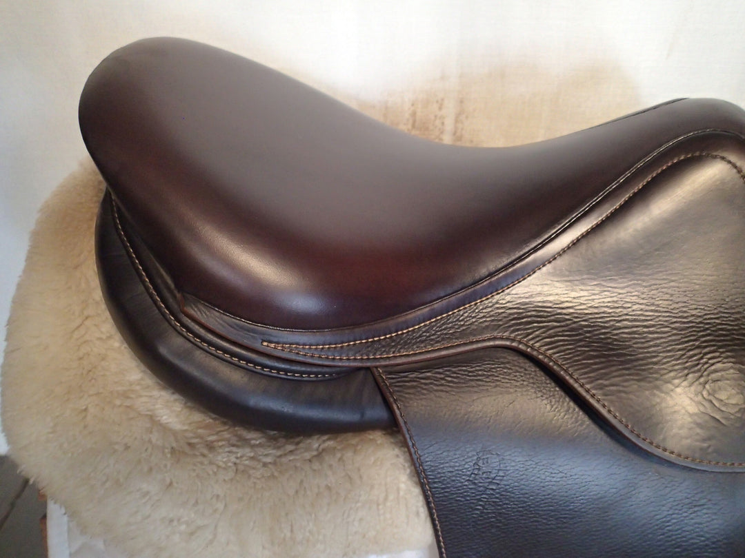 16.5" Antares Contact Saddle - Full Buffalo - 2021 - 1NB Flaps - 5" dot to dot (235)