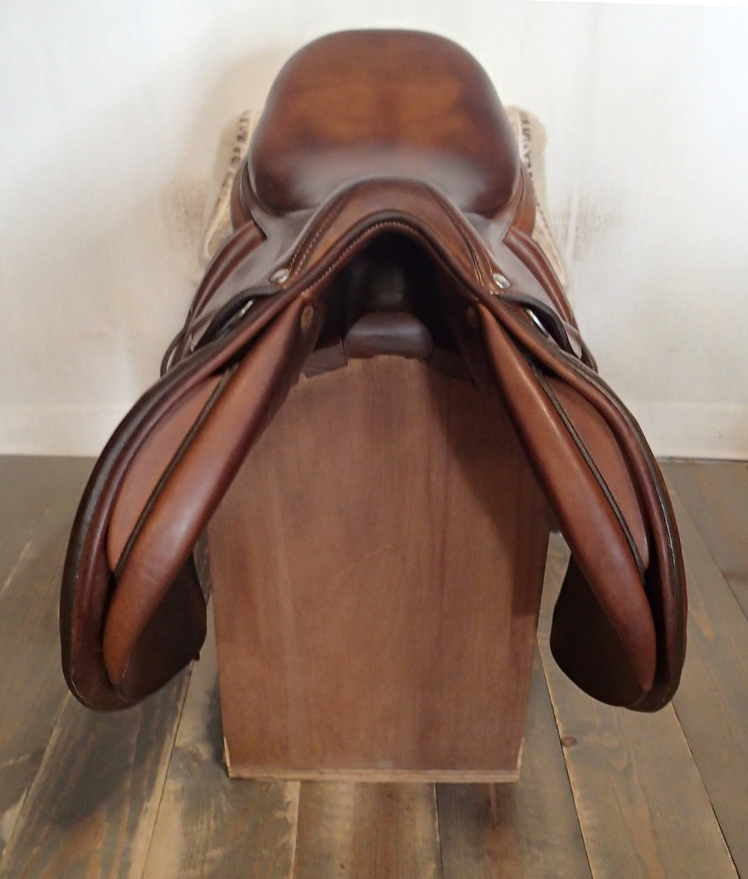 17.5" Butet Premium Saddle - Full Calfskin - 2015 - P Seat - 2.5 Flaps - 4.25" dot to dot (237)