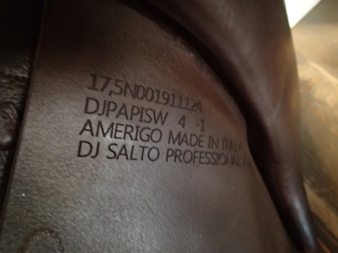 17.5" Amerigo Pinerolo DJ Salto Saddle - Full Buffalo - 2024 - 4.5" dot to dot - Wool Flocked (239)