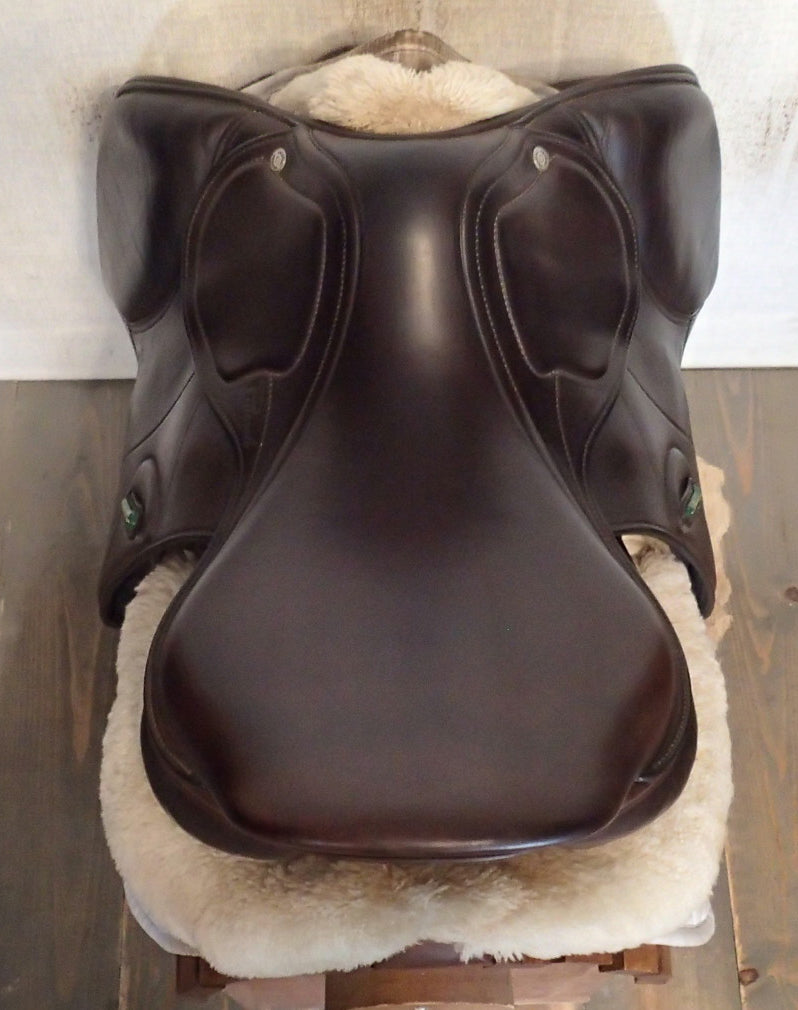 17.5" Amerigo Pinerolo DJ Salto Saddle - Full Buffalo - 2024 - 4.5" dot to dot - Wool Flocked (239)
