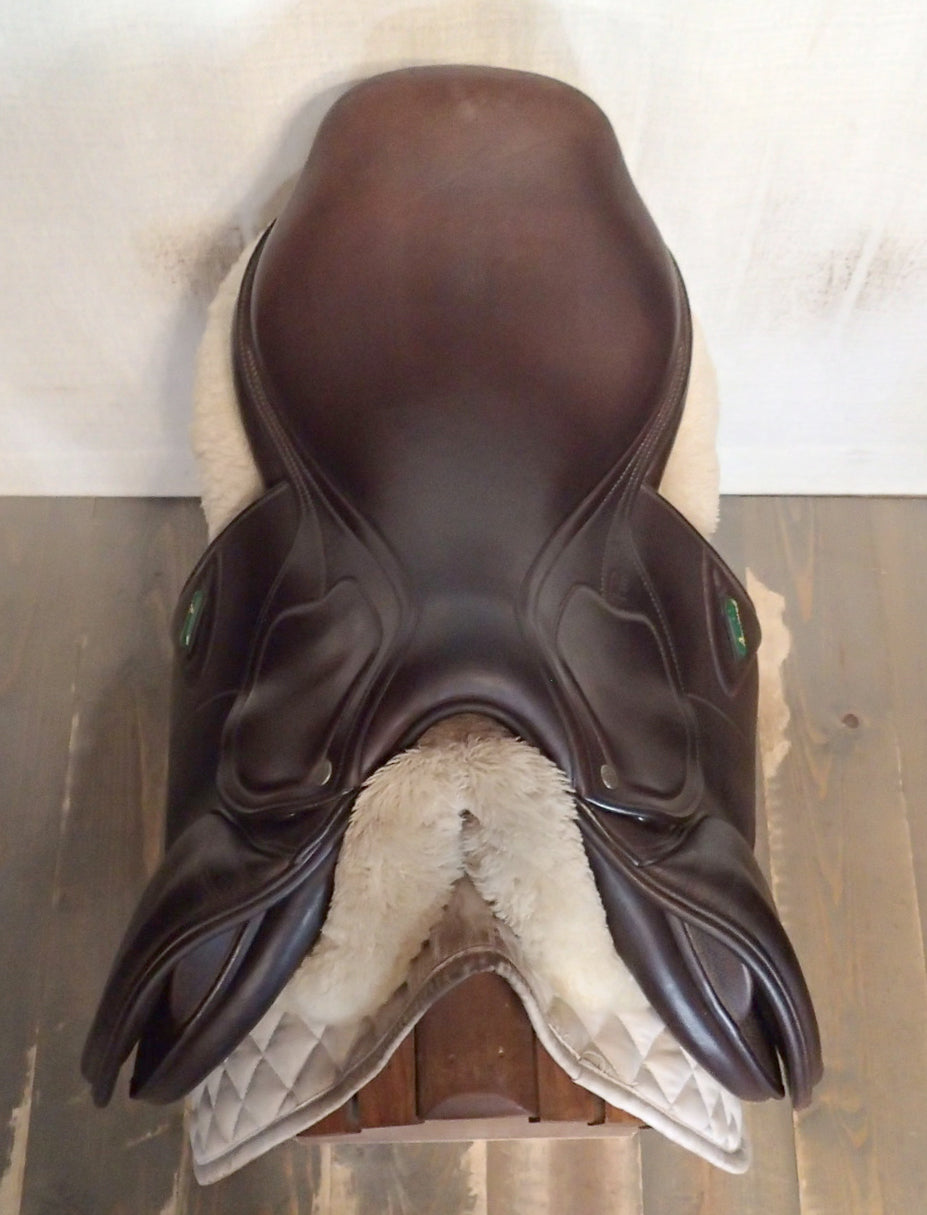 17.5" Amerigo Pinerolo DJ Salto Saddle - Full Buffalo - 2024 - 4.5" dot to dot - Wool Flocked (239)