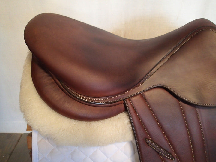 17" Butet Premium Saddle - Full Calfskin - 2022 - L Seat - 2.25 Flaps - 4.25" dot to dot