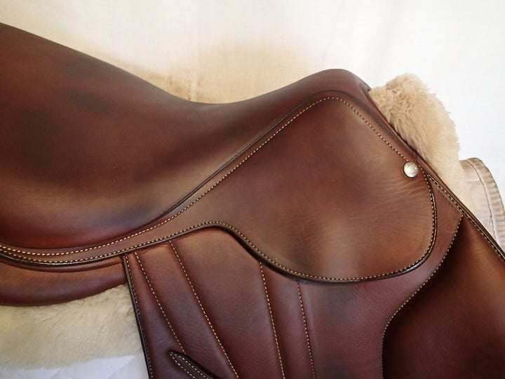 17" Butet Premium Saddle - Full Calfskin - 2022 - L Seat - 2.25 Flaps - 4.25" dot to dot