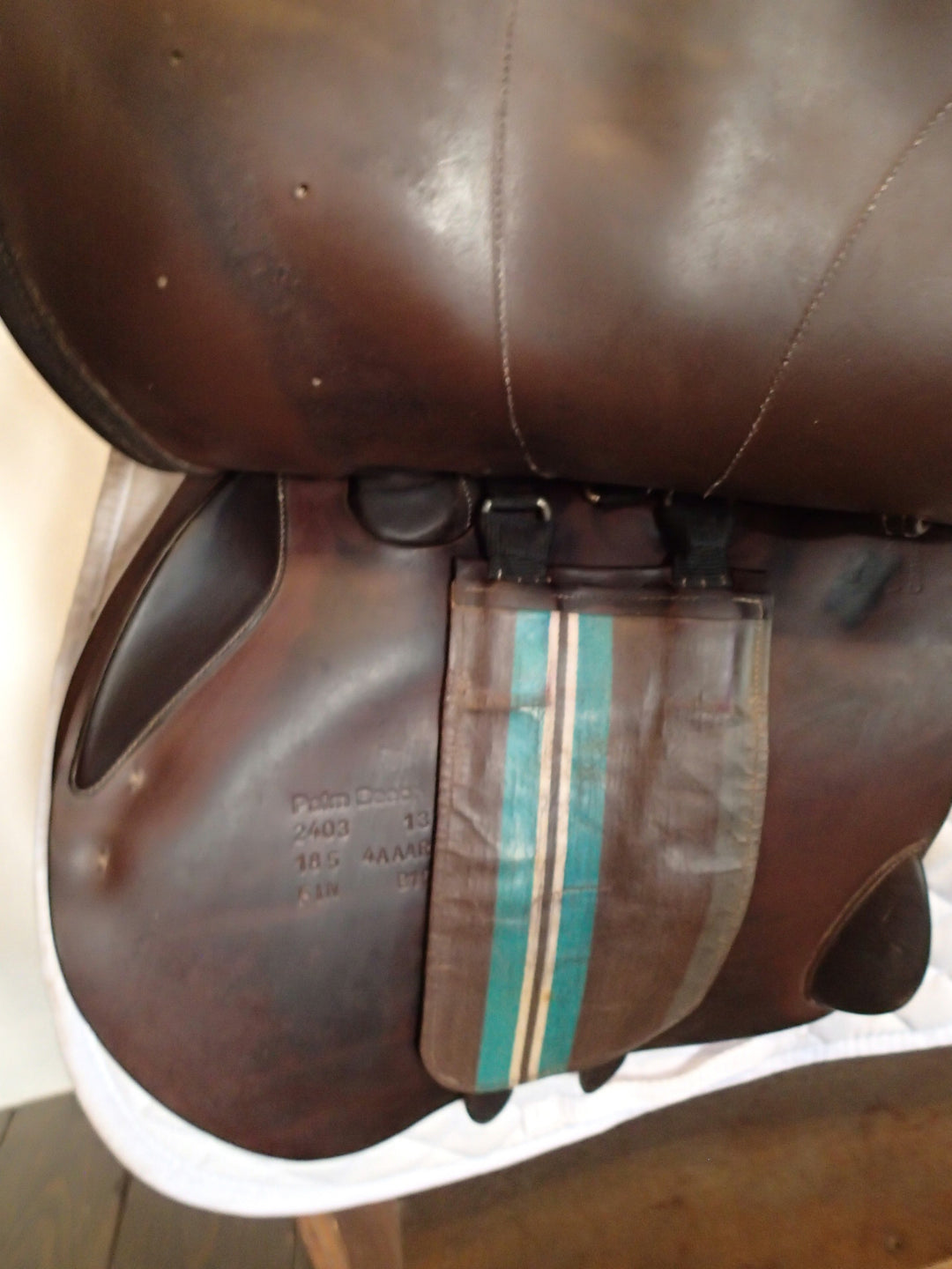 18.5" Voltaire Palm Beach Saddle - Full Buffalo - 2013 - 4AAAR Flaps - 4.75" dot to dot - FIN Panels