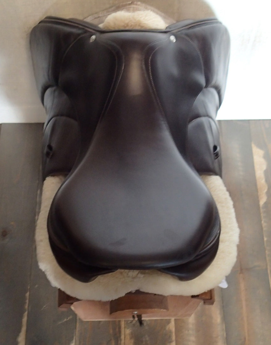 18.5" Voltaire Palm Beach Saddle - Full Buffalo - 2013 - 4AAAR Flaps - 4.75" dot to dot - FIN Panels