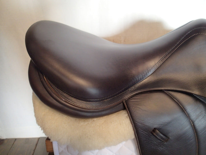 18.5" Voltaire Palm Beach Saddle - Full Buffalo - 2013 - 4AAAR Flaps - 4.75" dot to dot - FIN Panels