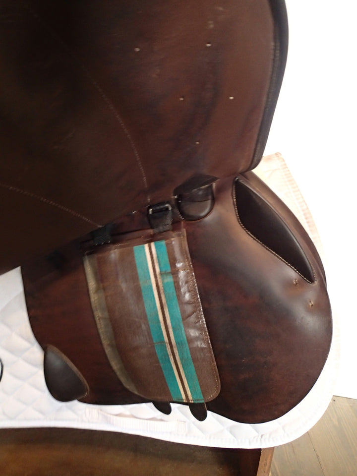 18.5" Voltaire Palm Beach Saddle - Full Buffalo - 2013 - 4AAAR Flaps - 4.75" dot to dot - FIN Panels