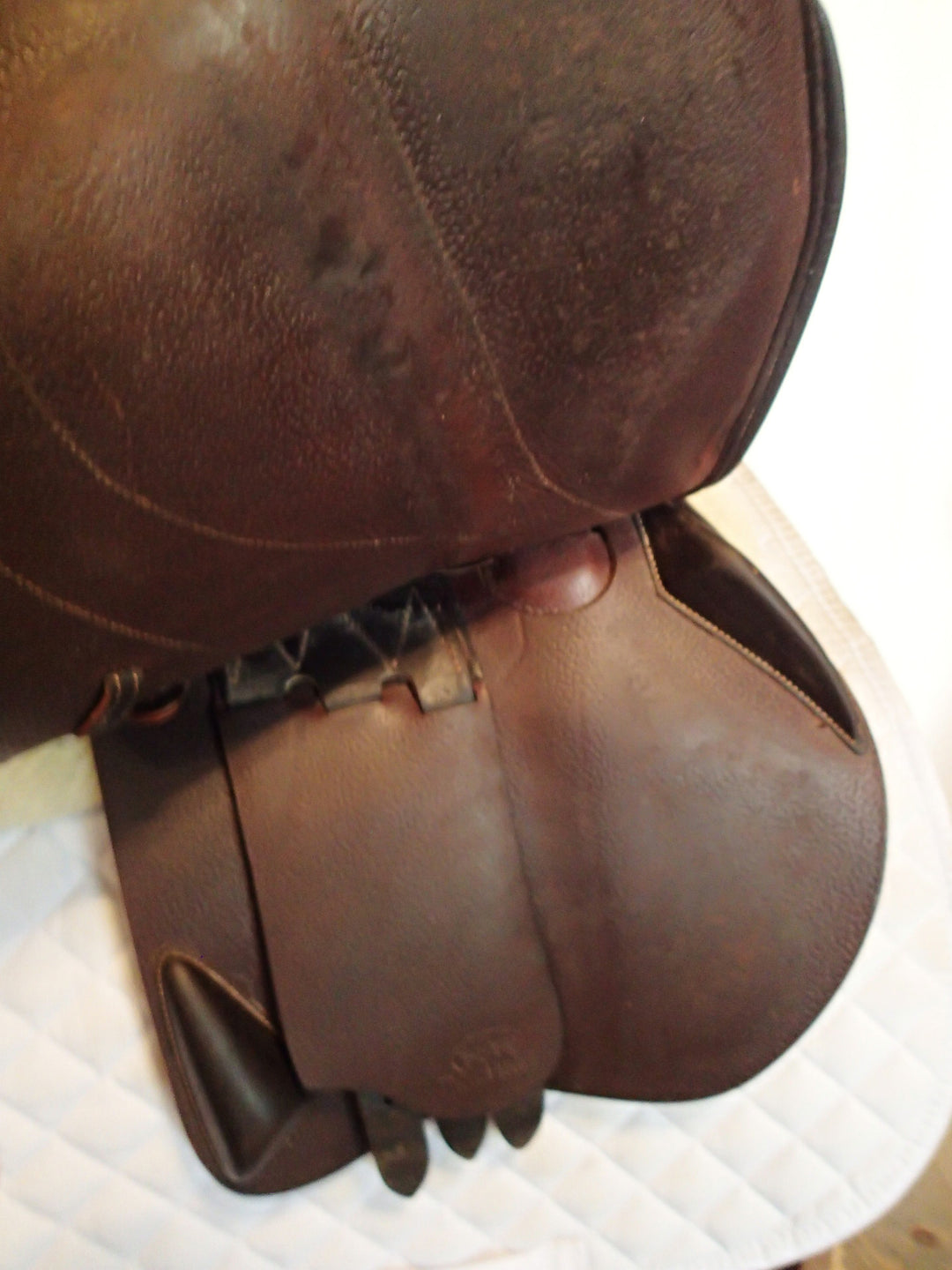 17.5" Devoucoux Biarritz Lab Saddle - Full Buffalo - 2017 - 3A Flaps - D3D - 5" dot to dot