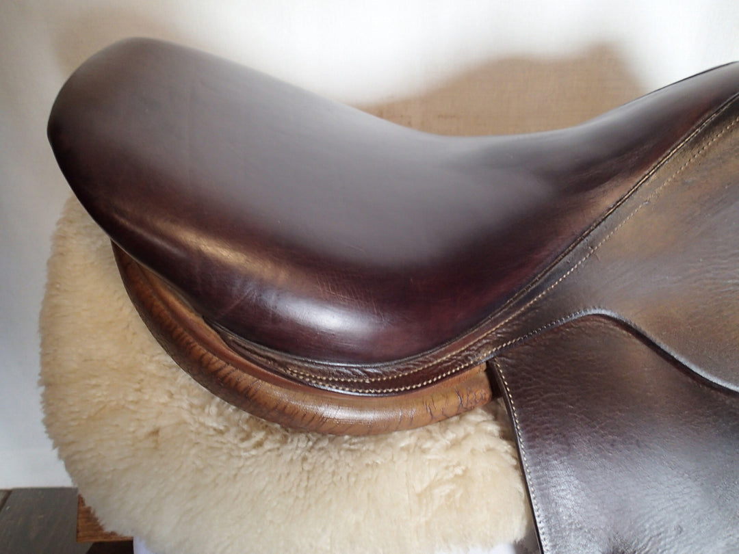 17" Butet Saddle - 2000 - P Seat - 1 Flaps - 4.25" dot to dot