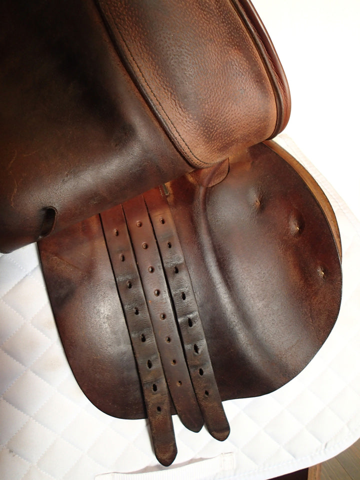 17" Butet Saddle - 2000 - P Seat - 1 Flaps - 4.25" dot to dot