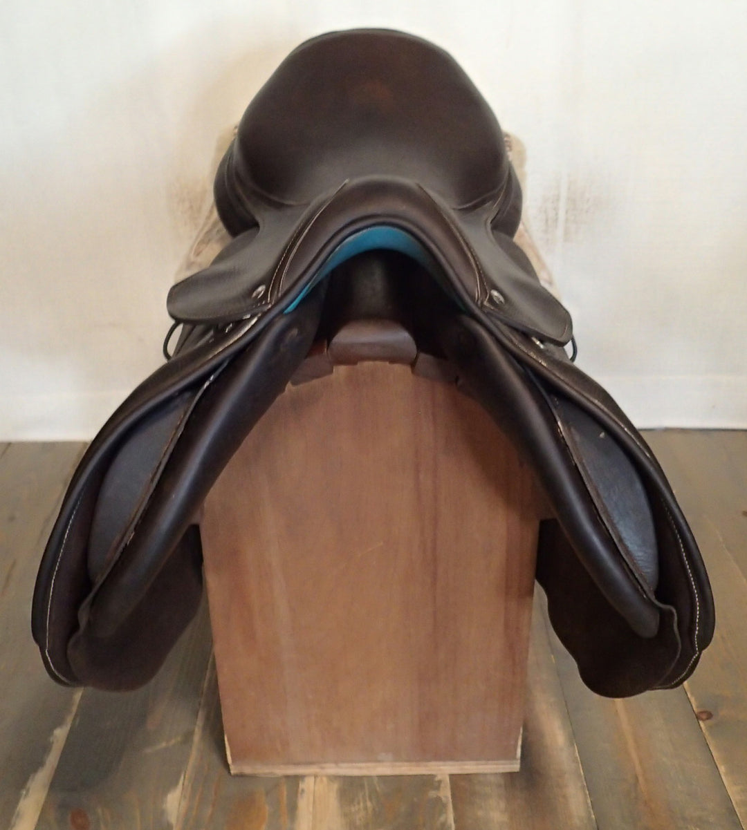 18" Voltaire Palm Beach Saddle - Full Buffalo - 2022 - 3A Flaps - 5" dot to dot - Pro Panels (254)