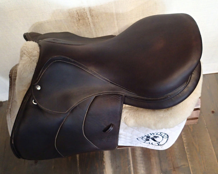 18" Voltaire Palm Beach Saddle - Full Buffalo - 2022 - 3A Flaps - 5" dot to dot - Pro Panels (254)