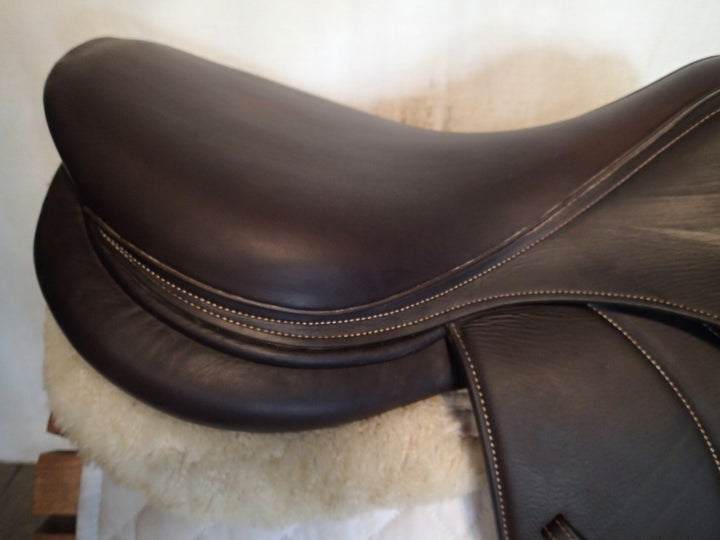 18" Voltaire Palm Beach Saddle - Full Buffalo - 2022 - 3A Flaps - 5" dot to dot - Pro Panels (254)