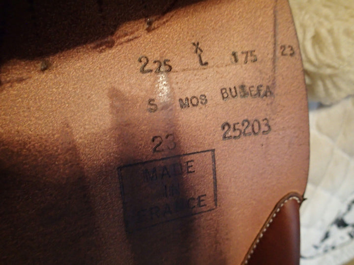 17.5" Butet Premium Saddle - Full Calfskin - 2023 - L Seat - 2.25 Flaps - 4.25" dot to dot (255)