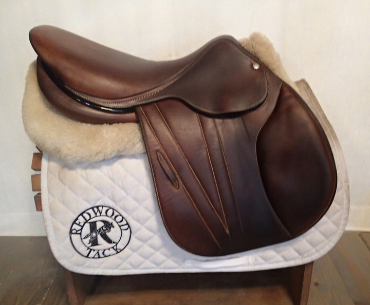 17.5" Butet Premium Saddle - Full Calfskin - 2023 - L Seat - 2.25 Flaps - 4.25" dot to dot (255)